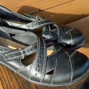 Women's CLARKS Bendables Black Slip-On Closed Toe Sandals Size 8.5 M